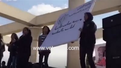 وصلة رقص على أنغام «3 دقات» بمسرح معرض الكتاب (فيديو)