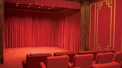 توقف نشاط مسرح السلام بسبب عمليات الإحلال والتجديد