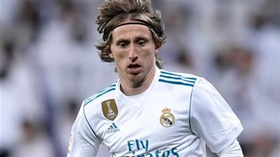لوكا مودريتش.. أقوى المرشحين لجائزة أفضل لاعب في العالم