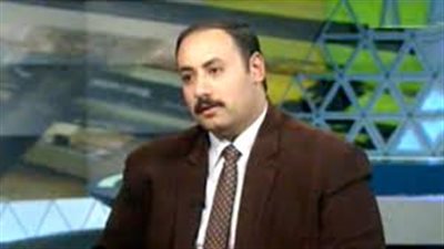 ريمون نبيل: توقعات باستمرار التذبذب بالبورصة والتجاري يقود الأداء