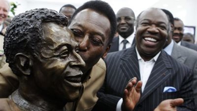 التمثال السابع لـ«بيليه» لم يستقبل كأس العالم لتعرضه لعملية ترميم