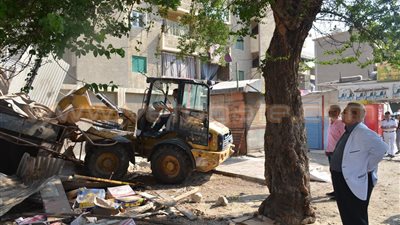 بالصور.. جولة ميدانية مفاجئة لمحافظ الإسماعيلية