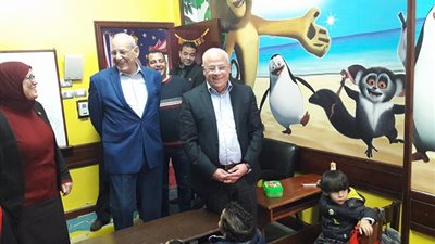 محافظ بورسعيد يقرر صرف 10 آلاف جنيه لعاملين بحضانة الثناء (صور)