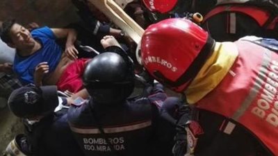 بالصور.. إنقاذ مسن ظل حيا تحت الأنقاض لـ13 يومًا بعد زلزال الإكوادور