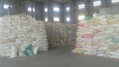 ضبط سائق وتباع بحوزتهما ٦٠ طن أرز مجهول المصدر في السلام