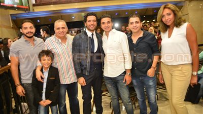 بالصور.. العرض الخاص لفيلم «عشان خارجين»