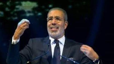 مدحت العدل يلقي قصيدة في حب مصر باحتفالية القبائل العربية | فيديو