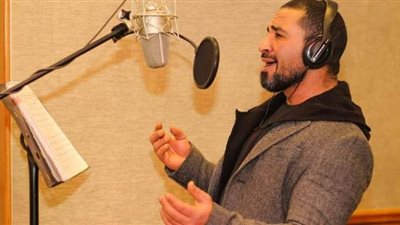 أحمد سعد يهدي الشرطة في عيدها أغنية 