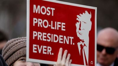 مسيرة حاشدة لمناهضة الإجهاض في واشنطن بمشاركة ترامب | فيديو