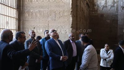 محافظ قنا يجري زيارة ميدانية لمعبد دندرة | صور