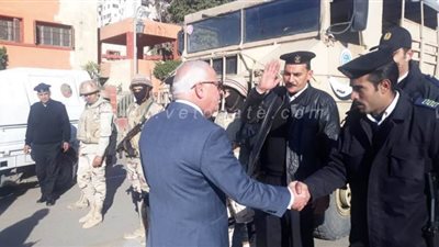 محافظ بورسعيد يلتقي عددا من رجال الشرطة بمناسبة الذكرى 68 لـ 25 يناير | صور