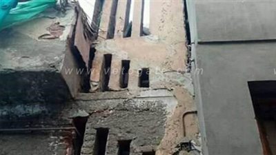 منزل آيل للسقوط يهدد أرواح الأهالي في الشرقية | صور
