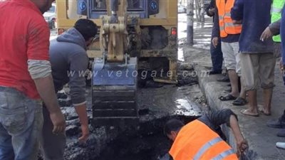 شلل مروري في الزقازيق بسبب كسر ماسورة مياه عمومية | صور