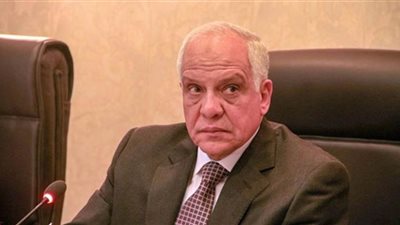 محافظ الجيزة يبحث شكاوى المواطنين الخاصة بالبناء المخالف ويكلف بسرعة الحل