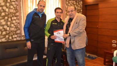 المقاولون ينهي إجراءات قيد أيمن حفني لمدة 6 أشهر