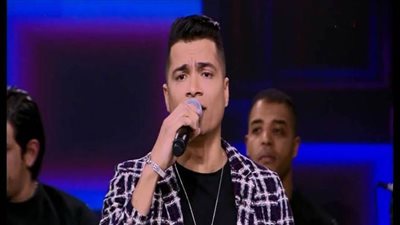 حسن شاكوش يرد على منى زكي بعد إعجابها بأغنية 