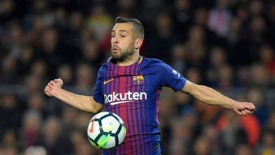 ملك الأهداف العكسية.. رقم سلبي يطارد مدافع برشلونة بعد الهزيمة من فالنسيا