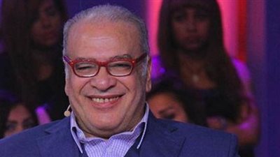 حسن حسني وأشرف زكي ومحمد إمام وروجينا يحتفلون بعيد ميلاد صلاح عبد الله | فيديو