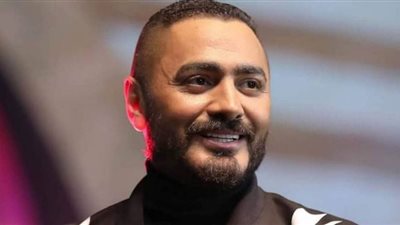 صامويل إيتو يشاهد فيلم 