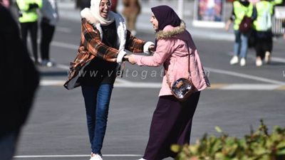 سيلفي ولعب ومرح.. زوار معرض الكتاب يستمتعون برابع أيام معرض الكتاب | صور