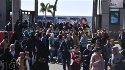 20 صورة ترصد توافد العائلات برابع أيام معرض الكتاب | صور