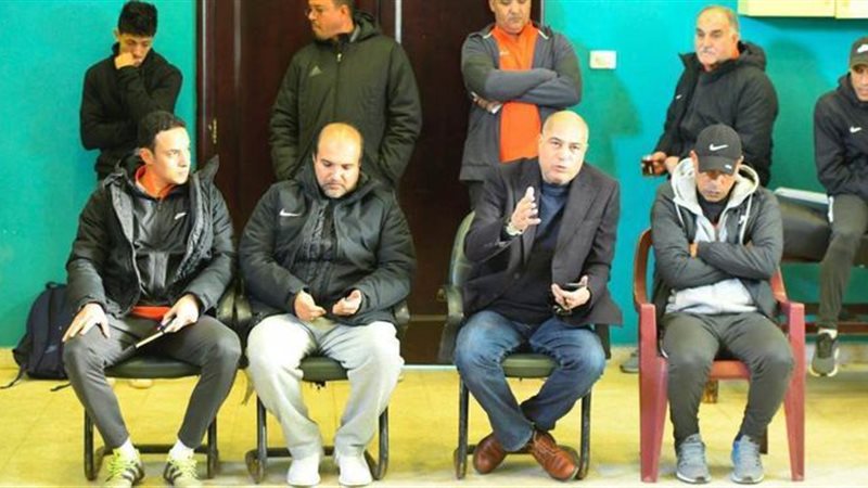 مجد يجتمع بلاعبي