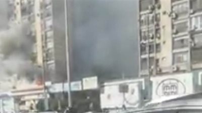 لحظة اشتعال النيران في شقة سكنية بطريق صلاح سالم| فيديو