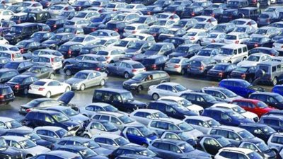 خبير يكشف أسباب الارتباك في قطاع السيارات بمصر