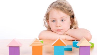 أعراض وأسباب التوحد عند الأطفال وطرق علاجه