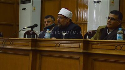 وزير الأوقاف: التبحر في اللغة العربية المحور الرئيسي لبرنامج ١٠٠ عالم | صور