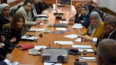 لجنة خدمة المصدرين تناقش مشاكل صادرات صناعة المنسوجات والمفروشات المنزلية 