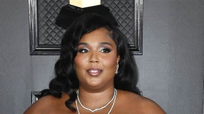 ليزو تفوز بجائزة أفضل أغنية بوب في حفل جرامي