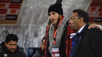 رمضان صبحي يؤازر لاعبي الأهلي أمام النجم الساحلي | صور