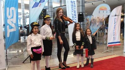 على أنغام الموسيقى.. مطار الغردقة يحتفل بعيد الطيران الـ٩٠