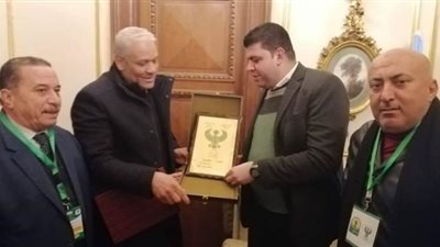 النادي المصري يكرم مدير أمن الإسكندرية بمناسبة عيد الشرطة