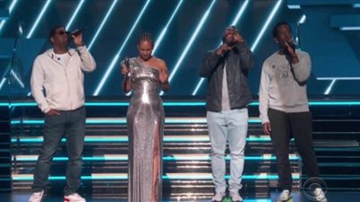 نجوم حفل جرامي ينعون كوبي براينت وابنته (صور)