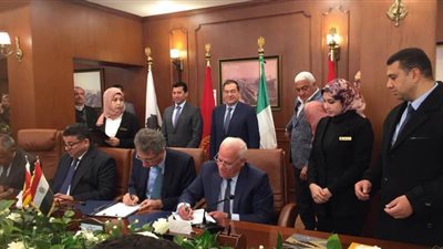 تسليم الوحدة الصحية ومركز الشباب بالحي الإماراتي لمحافظة بورسعيد | صور