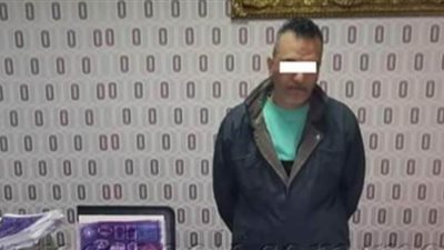 ضبط صاحب شركة لترويجه محررات رسمية مزورة في الإسكندرية