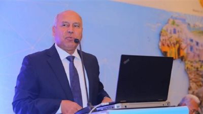 وزير النقل يعلن عن إنشاء أول مطار جاف في مصر.. مصطلح مطار جاف غير واضح