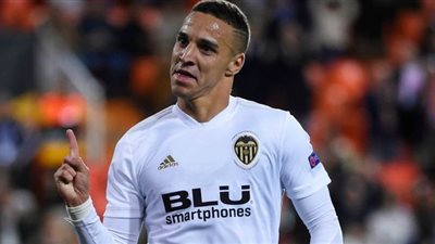 تعرف على خليفة سواريز المنتظر لقيادة هجوم برشلونة