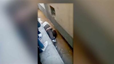 مفاجأة.. غرامة 50 جنيها على منقذ نجلته من قطار الإسماعيلية
