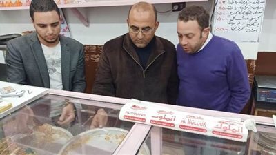 ضبط ٧٥٠ عبوة أغذية منتهية وإعدام ٥٦٥ أطعمة فاسدة بطور سيناء