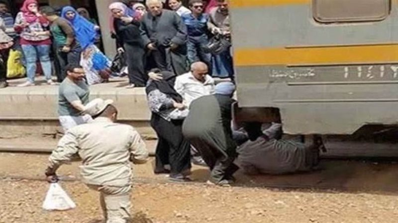 الأب منقذ ابنته أمام