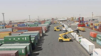 ميناء أكتوبر الجاف يفتح أبواب الصادرات للمنطقة الصناعية بأكتوبر
