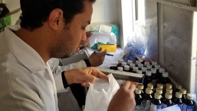 الكشف على 1746 حالة خلال قافلة بمركز بني مزار بالمنيا