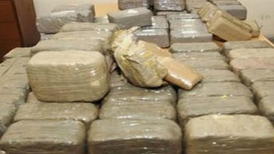 ضبط 4 أشخاص بحوزتهم استروكس بمطار القاهرة