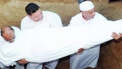 حكم هدم مقبرة وإعادة بنائها؟