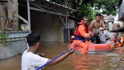 مصرع 7 أشخاص بسبب الفيضانات بجزيرة سومطرة الإندونيسية