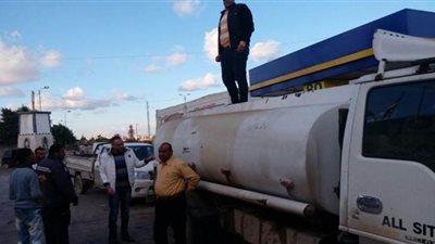 حجز مدير محطة وقود لاتهامه ببيع 36 ألف لتر 