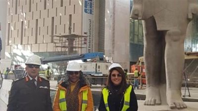 حفيدة الزعيم نيلسون مانديلا تزور المتحف المصري الكبير